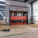 工厂在位出售：安装未用，2300吨框架液压机，带移动工.